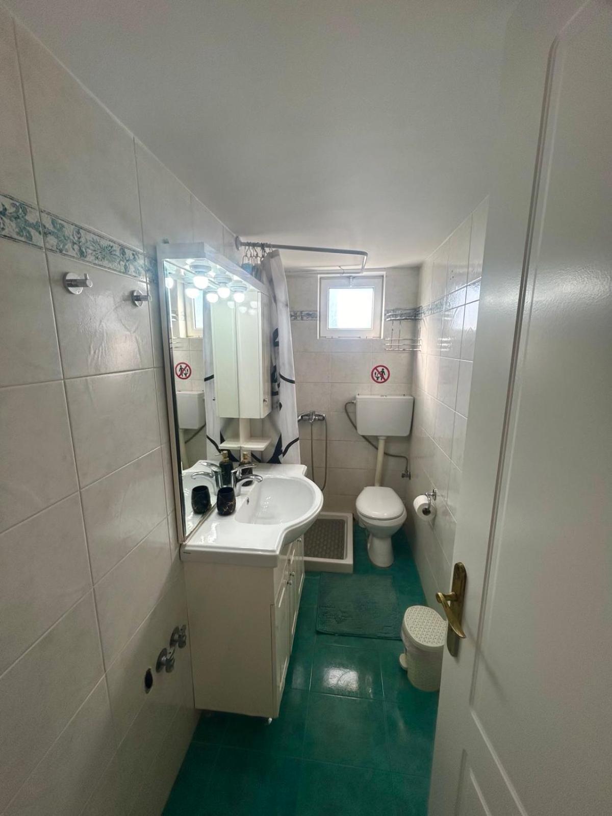 Aktis Apartment Near Airport Артеміда Екстер'єр фото